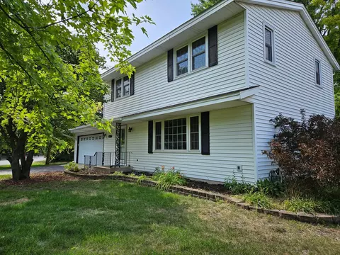 10607 Yosemite Rd, Bloomington, MN 55437