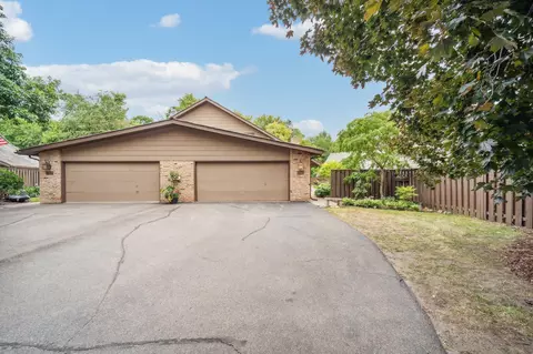 17910 Brigham Trl, Wayzata, MN 55391