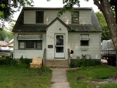 209 Winnebago Ave, Fairmont, MN 56031