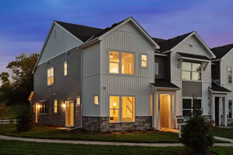 14456 Twin Lakes Cir, Burnsville, MN 55306