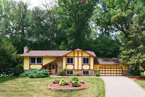 4354 Briarwood Ln, Minnetonka, MN 55343