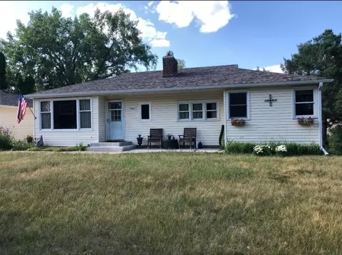 7010 W 106th St, Bloomington, MN 55438