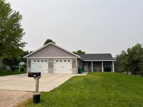 1814 4th St S, Sauk Centre, MN 56378