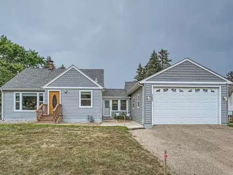 363 Thompson Ave E, West Saint Paul, MN 55118