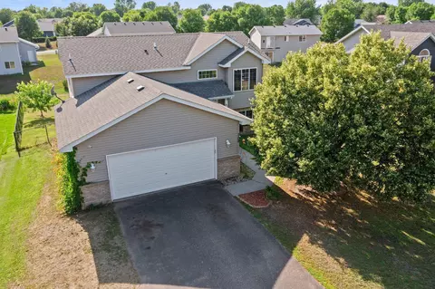 709 4th Ave SW, Isanti, MN 55040