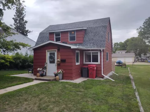 911 Kenwood St, Alexandria, MN 56308
