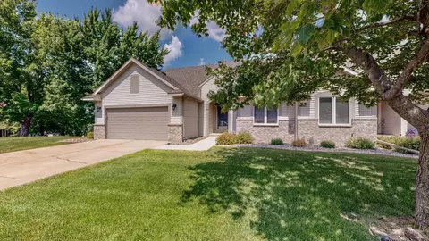 4711 Wintergreen Ln NW, Rochester, MN 55901