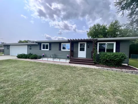 1019 Comstock Dr, Deer River, MN 56636