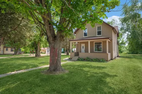 520 W 5th St, Rush City, MN 55069