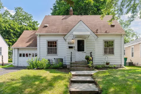 1114 Stryker Ave, West Saint Paul, MN 55118