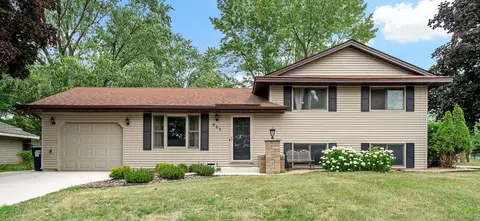 921 Duchess Ln, Apple Valley, MN 55124