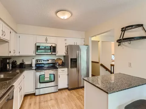 4166 Meadowlark Way, Eagan, MN 55122 photo 4
