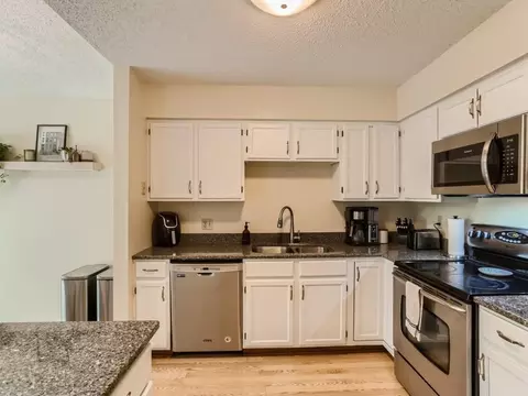 4166 Meadowlark Way, Eagan, MN 55122 photo 5