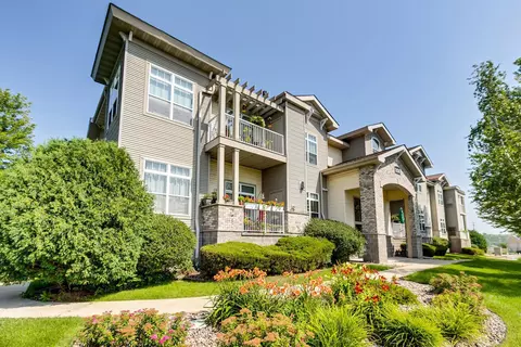 1256 County Road D E #204, Maplewood, MN 55109