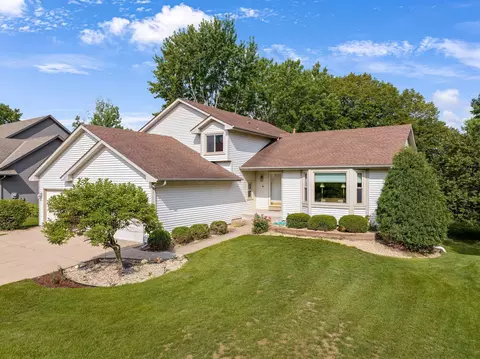 11302 N Eagle Lake Blvd, Maple Grove, MN 55369