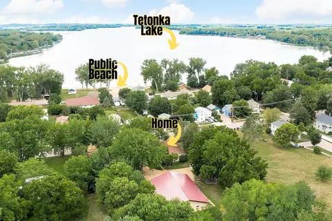 712 1st St N, Waterville, MN 56096