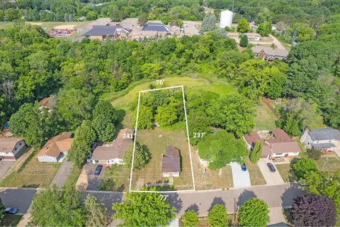 708 Pine Tree Trl, Stillwater, MN 55082