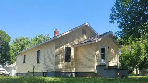 39 E Snelling Ave, Appleton, MN 56208