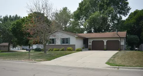 2020 Hemlock Ave, Owatonna, MN 55060