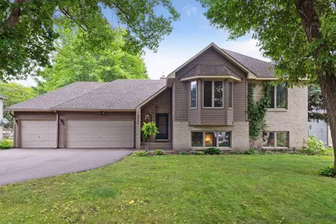 9657 Holly Cir NW, Coon Rapids, MN 55433