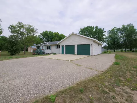 1215 E Lake Geneva Rd NE, Alexandria, MN 56308