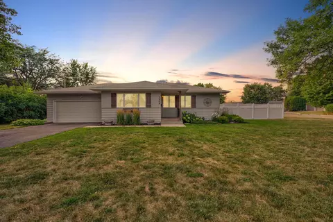 1208 Home Pl, Faribault, MN 55021
