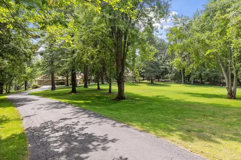 3301 Overlook Dr, Bloomington, MN 55431