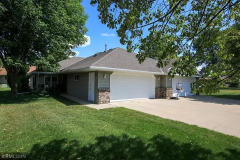 55 Orchard Ave SE, Hutchinson, MN 55350
