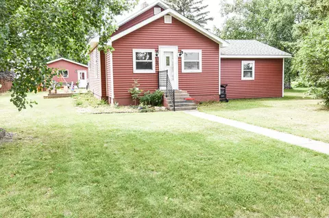 135 2nd St SW, Newfolden, MN 56738