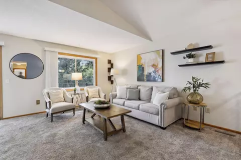 1564 Baylor Ct #B, Eagan, MN 55122