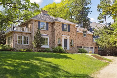 4928 E Sunnyslope Rd, Edina, MN 55424