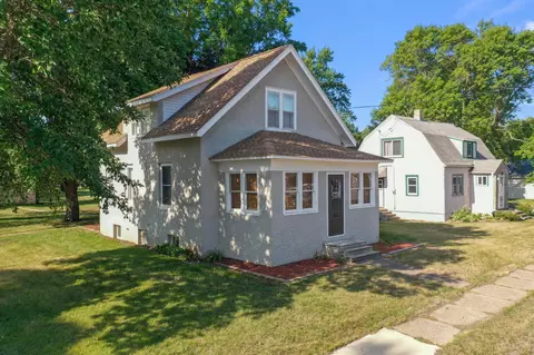 445 3rd St NE, Blooming Prairie, MN 55917