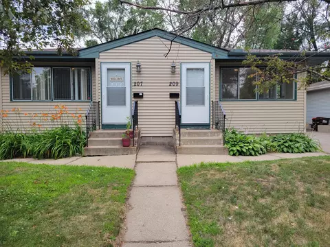 207 Poplar St W, South Saint Paul, MN 55075