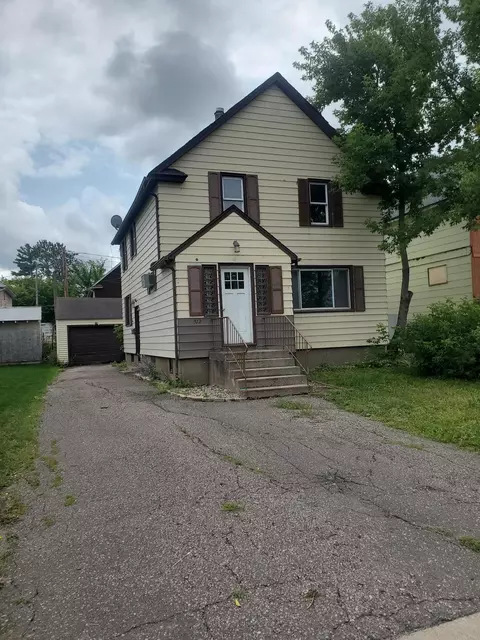 712 2nd St S, Virginia, MN 55792
