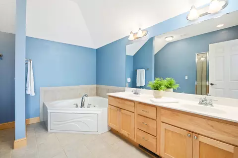 1609 Summit Hl, Eagan, MN 55122 photo 21