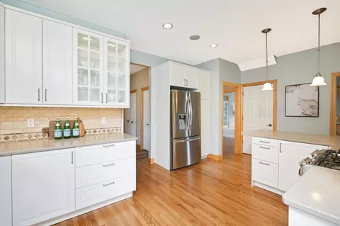 1609 Summit Hl, Eagan, MN 55122 photo 15