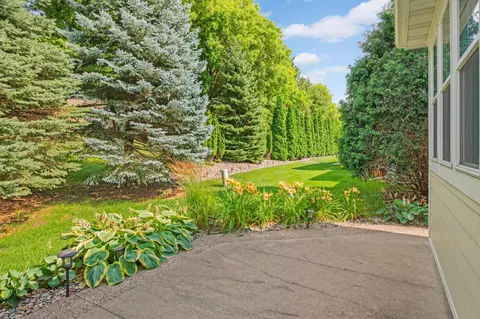 1609 Summit Hl, Eagan, MN 55122 photo 35