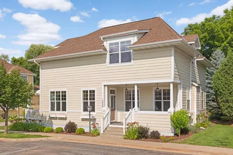 1609 Summit Hl, Eagan, MN 55122 photo 2