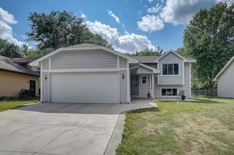 13112 Court Pl, Burnsville, MN 55337