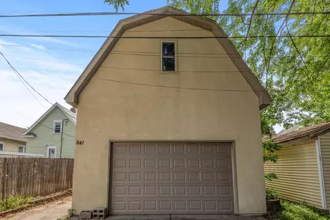 641 Simpson St, Saint Paul, MN 55104