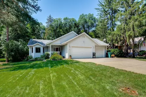9621 Gillard Ave NE, Monticello, MN 55362