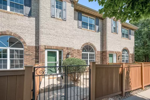 6563 Regency Ln, Eden Prairie, MN 55344