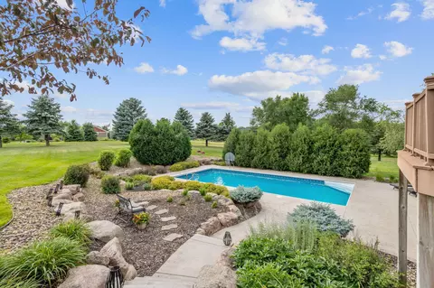 862 Dorwin Rd, Hudson, WI 54016