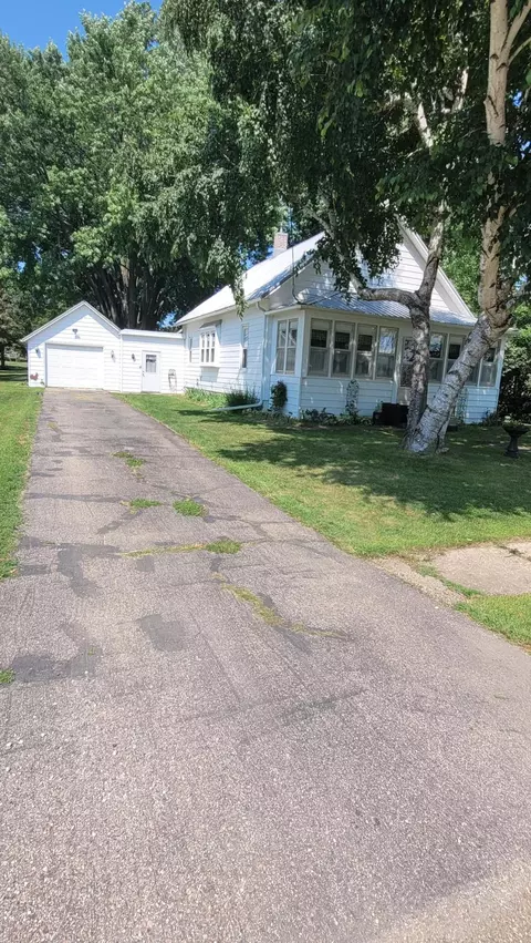 361 Hansen St, Iona, MN 56141