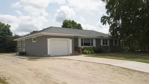 613 Lakeland Dr SE, Willmar, MN 56201