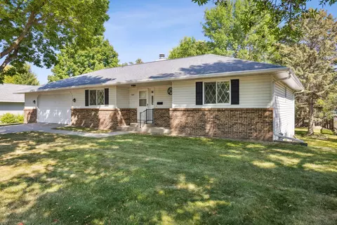 609 24th St SE, Willmar, MN 56201
