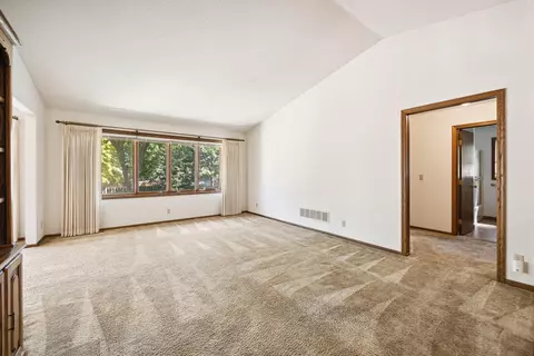 609 24th St SE, Willmar, MN 56201 photo 5