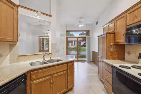 4132 Arbor Ln, Eagan, MN 55122 photo 17