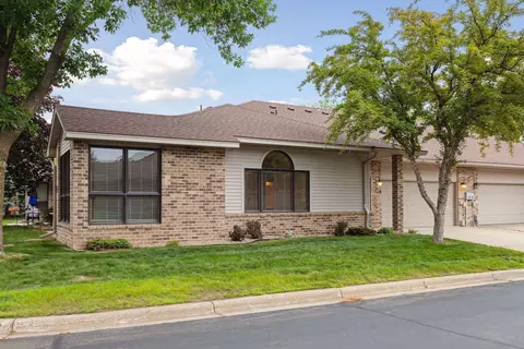 4132 Arbor Ln, Eagan, MN 55122 photo 3