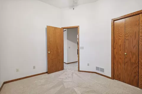 4132 Arbor Ln, Eagan, MN 55122 photo 20